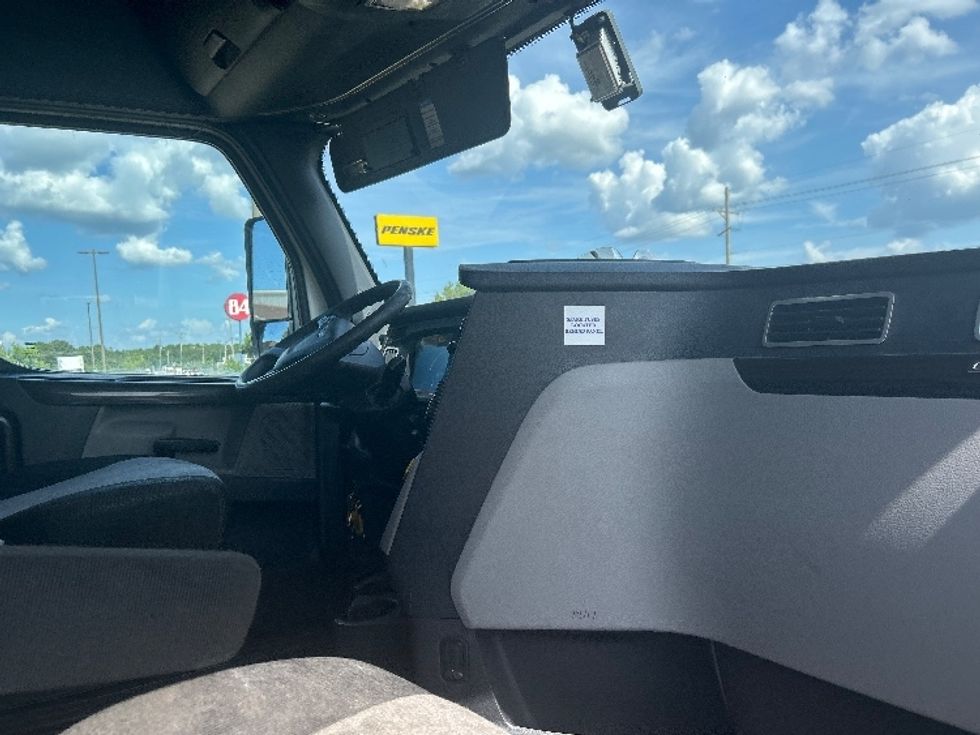 Sleeper Tractor-Heavy Duty Tractors-Freightliner-2019-T12664ST-Richland-MS-666,423\n\t\tmiles-$ 51,250 - Image 15