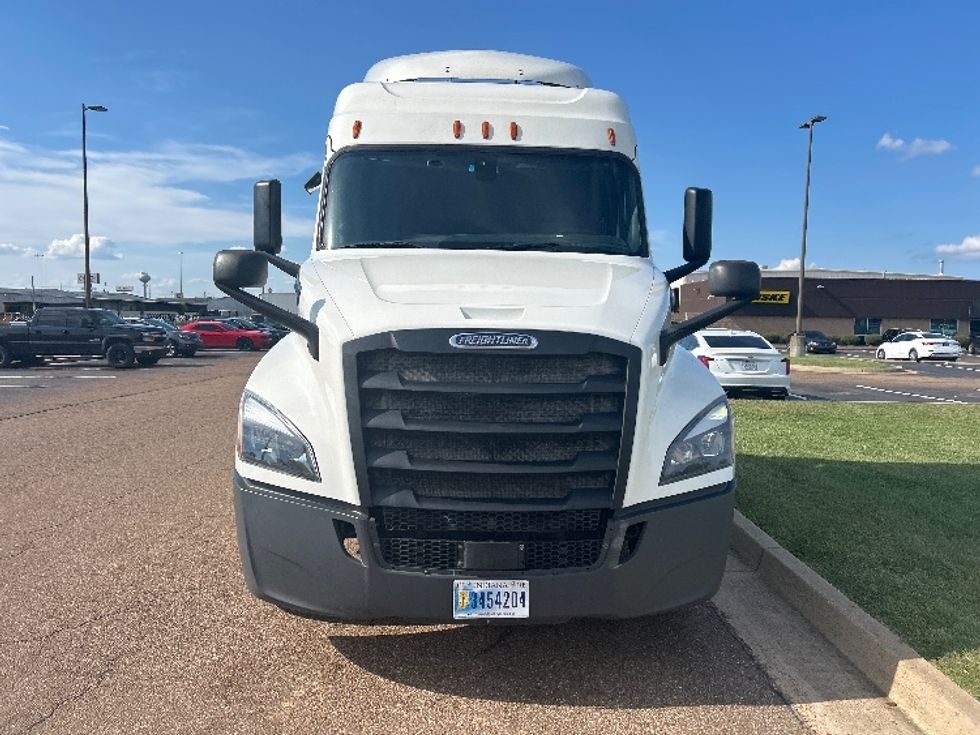 Sleeper Tractor-Heavy Duty Tractors-Freightliner-2019-T12664ST-Richland-MS-731,912\n\t\tmiles-$ 46,500 - Image 2
