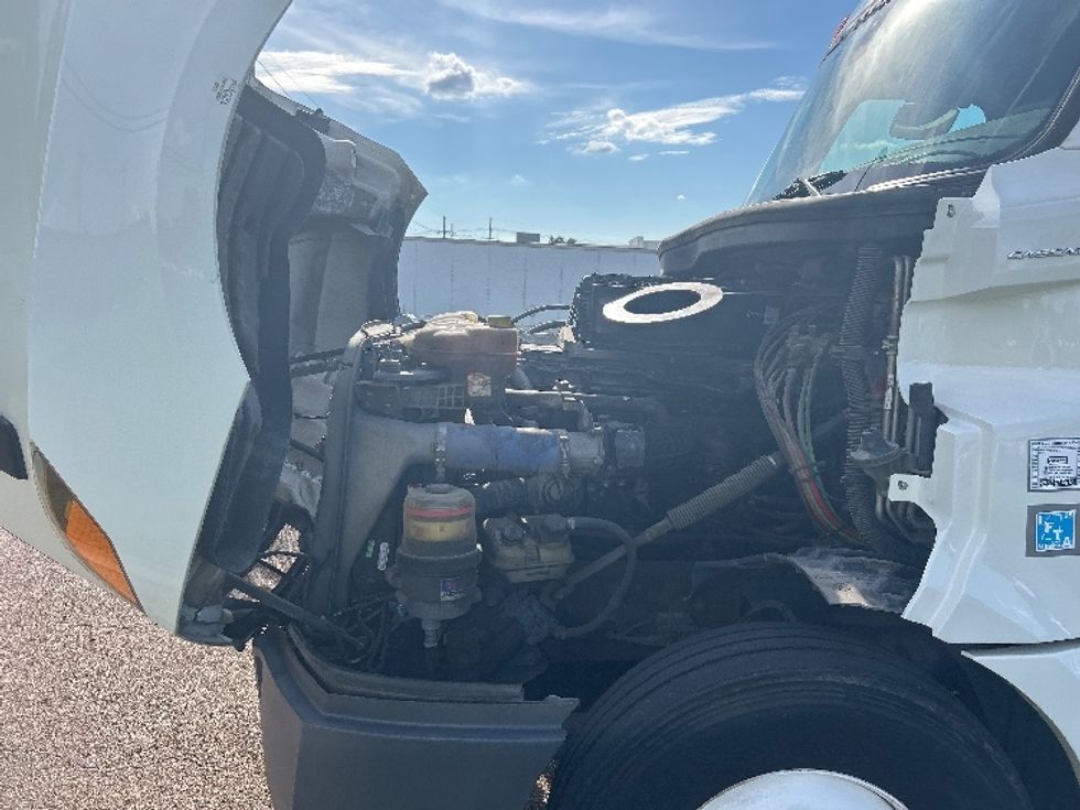 Sleeper Tractor-Heavy Duty Tractors-Freightliner-2019-T12664ST-Richland-MS-731,912\n\t\tmiles-$ 46,500 - Image 21