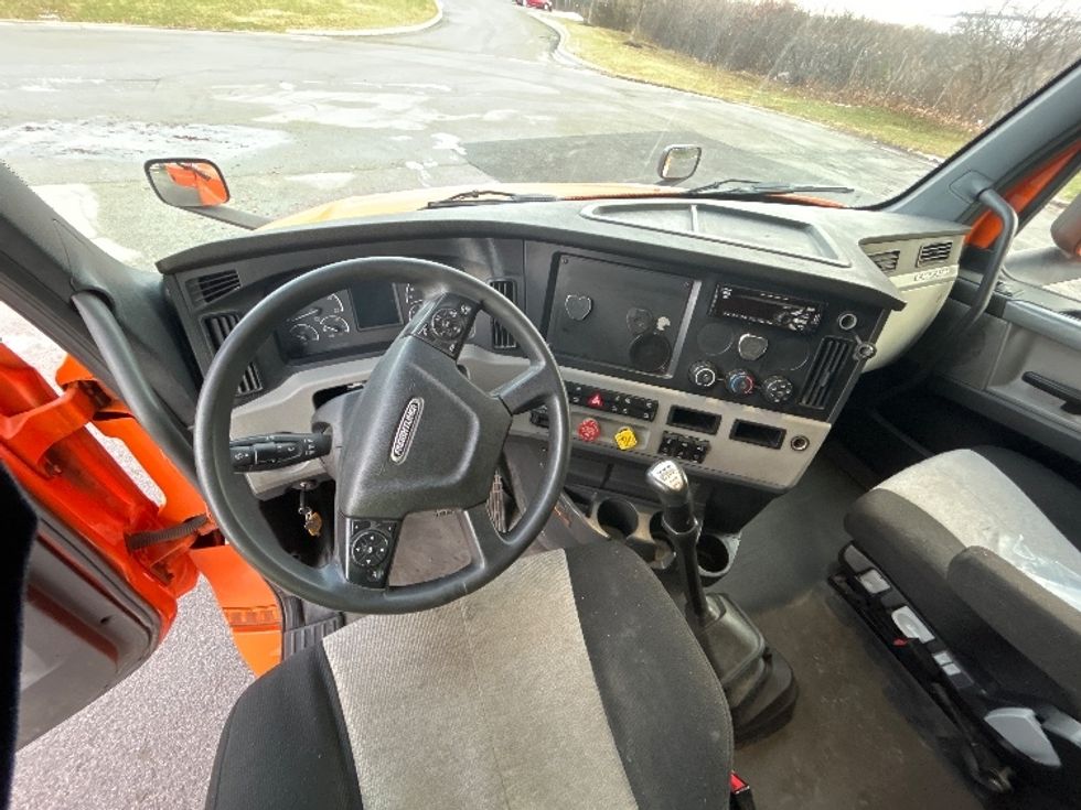 Sleeper Tractor-Heavy Duty Tractors-Freightliner-2019-T12664ST-Rochester-NY-310,079\n\t\tmiles-$ 56,000 - Image 11