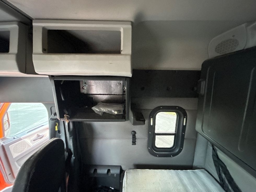 Sleeper Tractor-Heavy Duty Tractors-Freightliner-2019-T12664ST-Rochester-NY-310,079\n\t\tmiles-$ 56,000 - Image 19