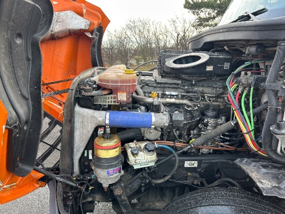 Sleeper Tractor-Heavy Duty Tractors-Freightliner-2019-T12664ST-Rochester-NY-310,079\n\t\tmiles-$ 56,000 - Image 21