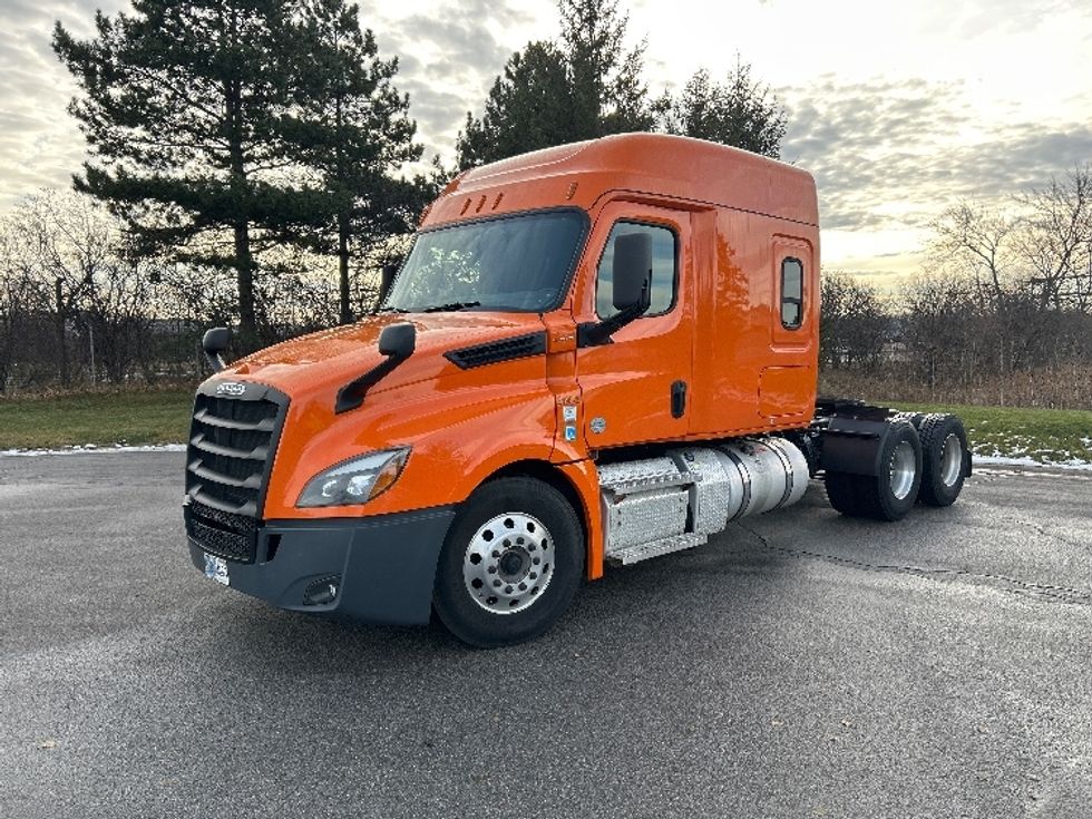 Sleeper Tractor-Heavy Duty Tractors-Freightliner-2019-T12664ST-Rochester-NY-310,079\n\t\tmiles-$ 56,000 - Image 3