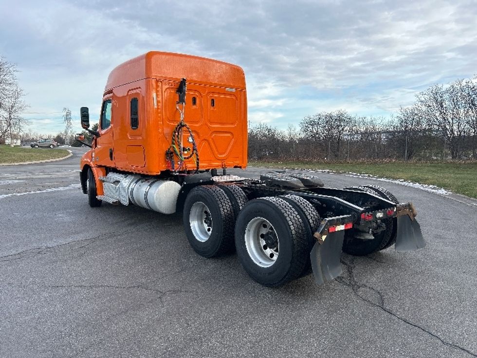 Sleeper Tractor-Heavy Duty Tractors-Freightliner-2019-T12664ST-Rochester-NY-310,079\n\t\tmiles-$ 56,000 - Image 5