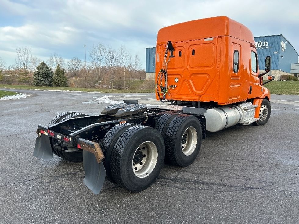 Sleeper Tractor-Heavy Duty Tractors-Freightliner-2019-T12664ST-Rochester-NY-310,079\n\t\tmiles-$ 56,000 - Image 7