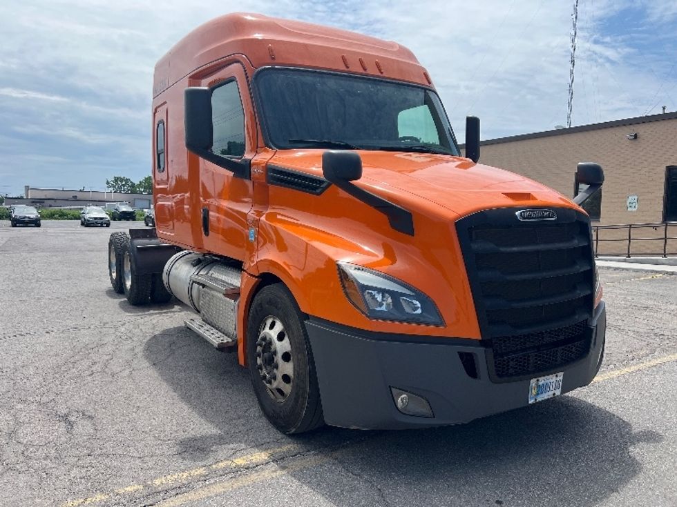 Sleeper Tractor-Heavy Duty Tractors-Freightliner-2019-T12664ST-Rochester-NY-346,816\n\t\tmiles-$ 58,000 - Image 1