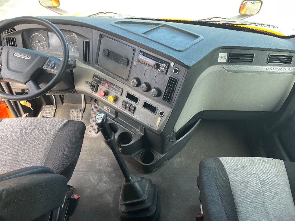 Sleeper Tractor-Heavy Duty Tractors-Freightliner-2019-T12664ST-Rochester-NY-346,816\n\t\tmiles-$ 58,000 - Image 12