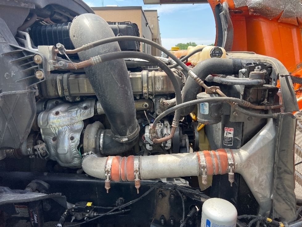 Sleeper Tractor-Heavy Duty Tractors-Freightliner-2019-T12664ST-Rochester-NY-346,816\n\t\tmiles-$ 58,000 - Image 20