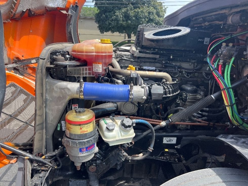 Sleeper Tractor-Heavy Duty Tractors-Freightliner-2019-T12664ST-Rochester-NY-346,816\n\t\tmiles-$ 58,000 - Image 21