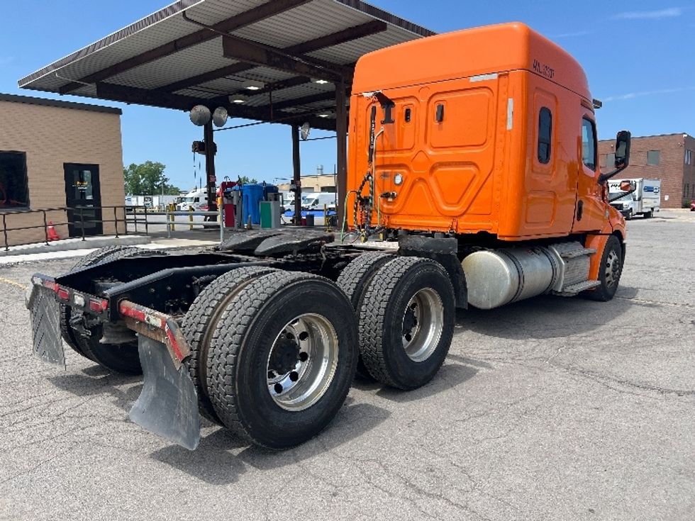 Sleeper Tractor-Heavy Duty Tractors-Freightliner-2019-T12664ST-Rochester-NY-346,816\n\t\tmiles-$ 58,000 - Image 7