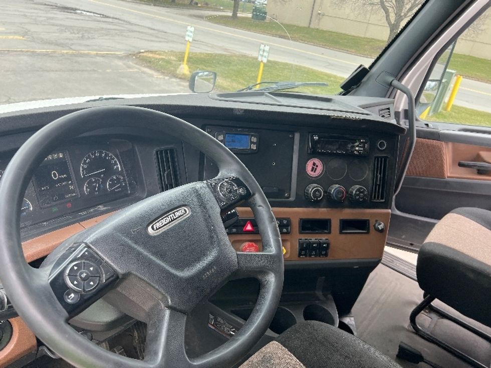 Sleeper Tractor-Heavy Duty Tractors-Freightliner-2019-T12664ST-Rochester-NY-627,096\n\t\tmiles-$ 53,500 - Image 11