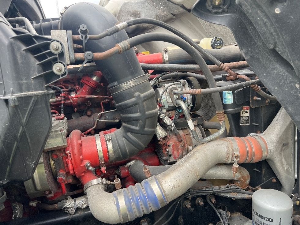 Sleeper Tractor-Heavy Duty Tractors-Freightliner-2019-T12664ST-Rochester-NY-627,096\n\t\tmiles-$ 53,500 - Image 20