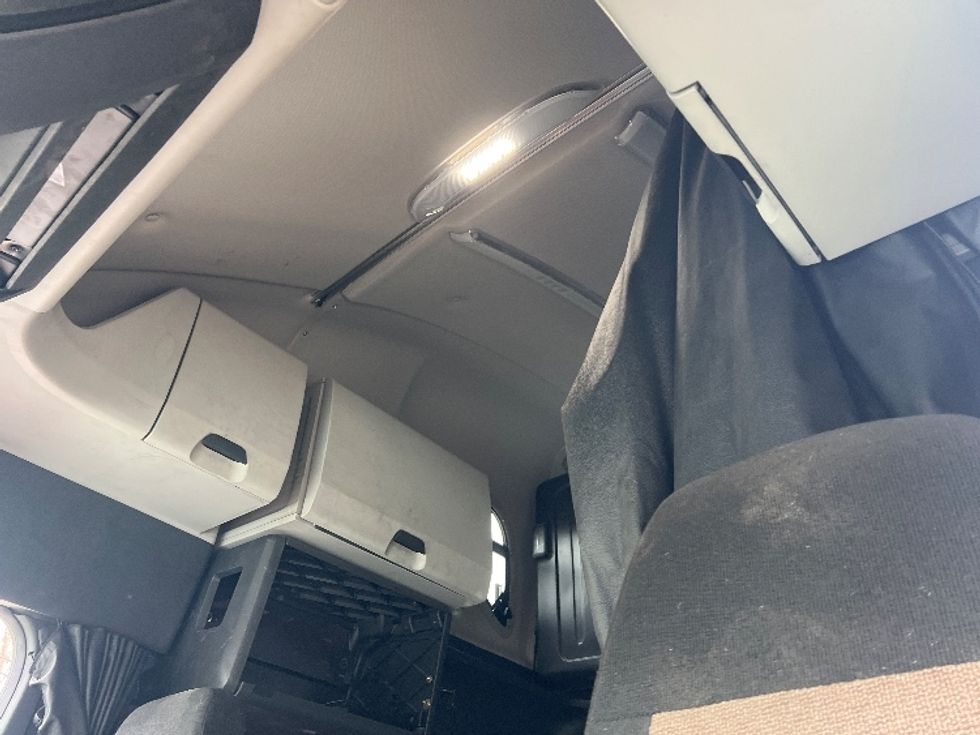 Sleeper Tractor-Heavy Duty Tractors-Freightliner-2019-T12664ST-Rochester-NY-627,096\n\t\tmiles-$ 53,500 - Image 23