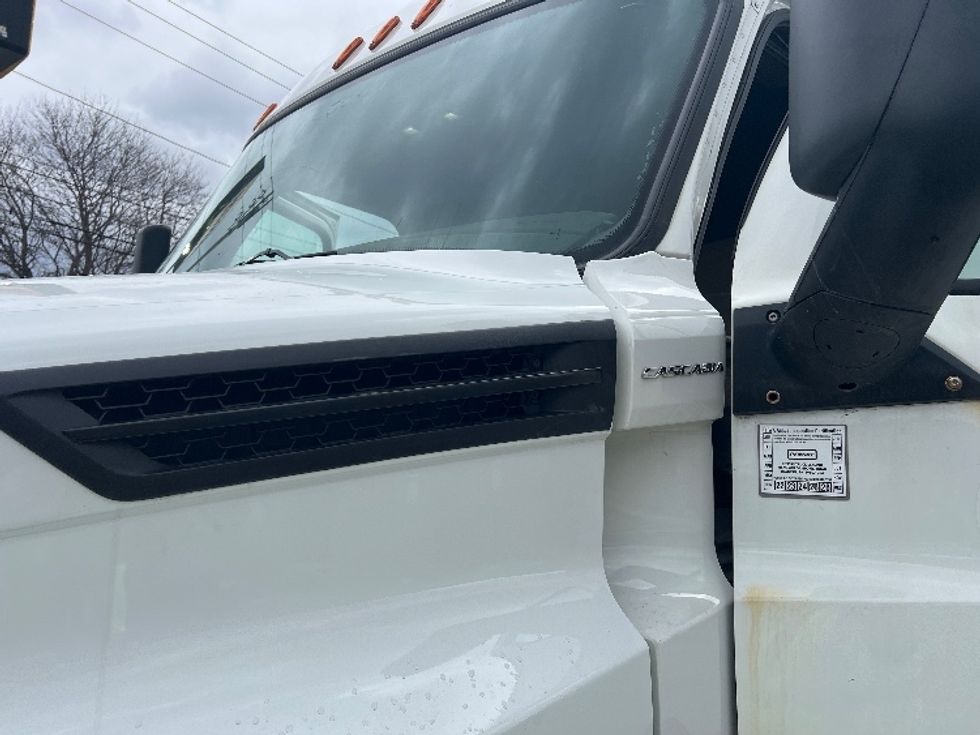 Sleeper Tractor-Heavy Duty Tractors-Freightliner-2019-T12664ST-Rochester-NY-627,096\n\t\tmiles-$ 53,500 - Image 25