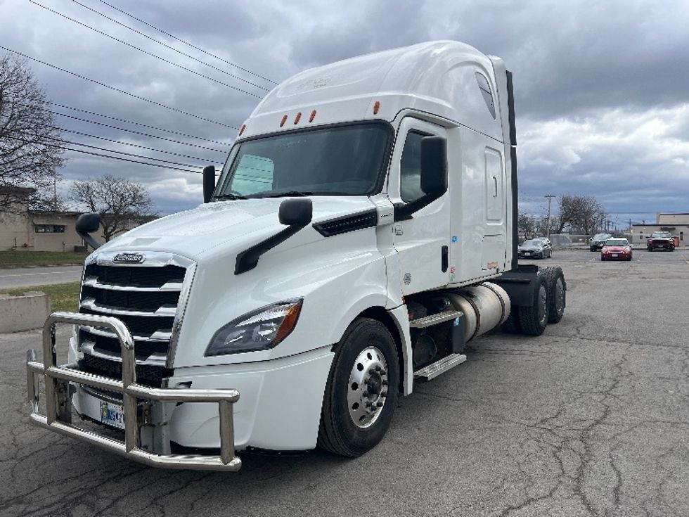 Sleeper Tractor-Heavy Duty Tractors-Freightliner-2019-T12664ST-Rochester-NY-627,096\n\t\tmiles-$ 53,500 - Image 3