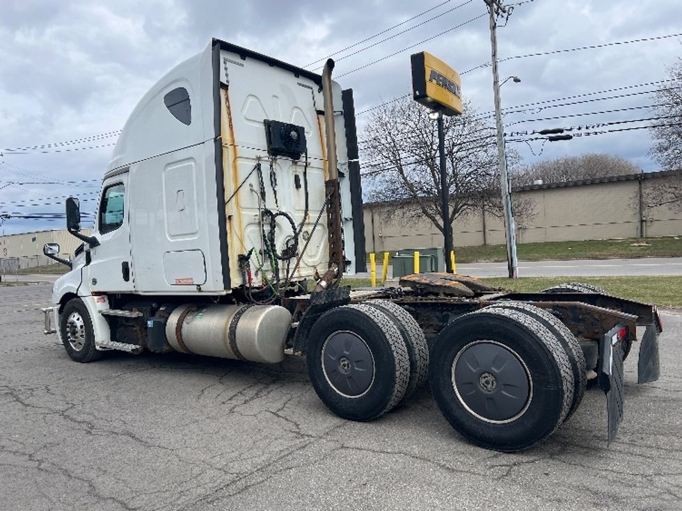 Sleeper Tractor-Heavy Duty Tractors-Freightliner-2019-T12664ST-Rochester-NY-627,096\n\t\tmiles-$ 53,500 - Image 5