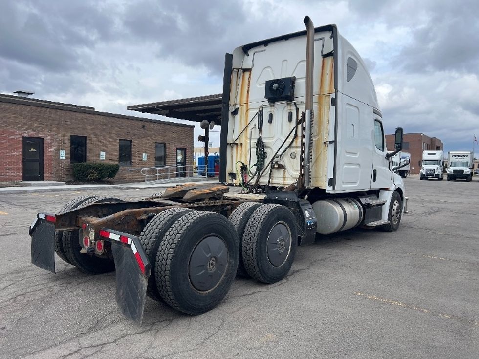 Sleeper Tractor-Heavy Duty Tractors-Freightliner-2019-T12664ST-Rochester-NY-627,096\n\t\tmiles-$ 53,500 - Image 7