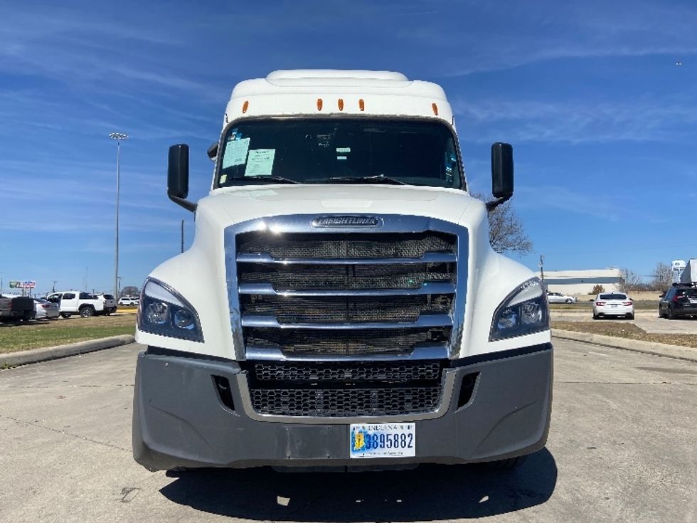Sleeper Tractor-Heavy Duty Tractors-Freightliner-2019-T12664ST-San Antonio-TX-410,951\n\t\tmiles-$ 52,500 - Image 2