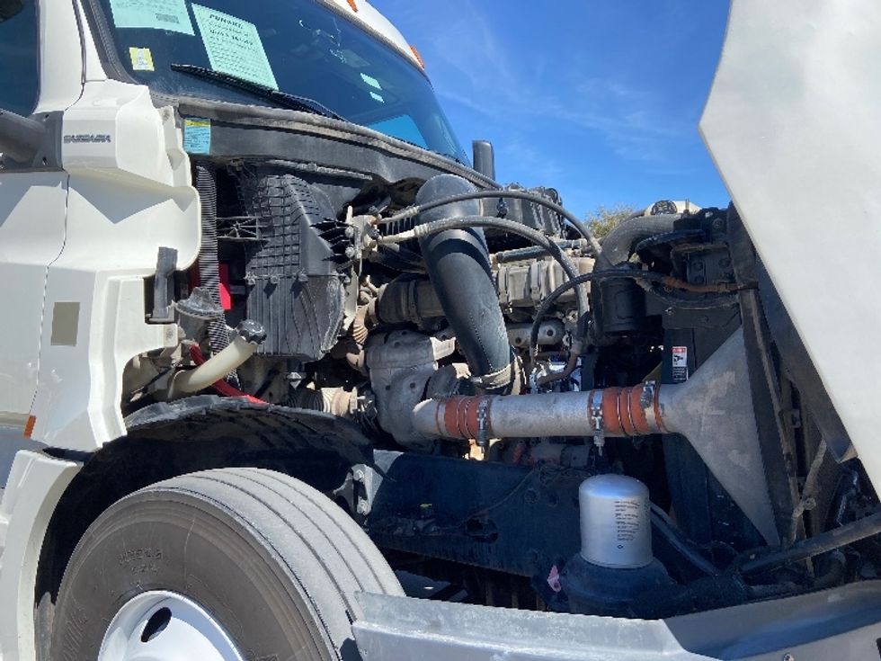 Sleeper Tractor-Heavy Duty Tractors-Freightliner-2019-T12664ST-San Antonio-TX-410,951\n\t\tmiles-$ 52,500 - Image 20