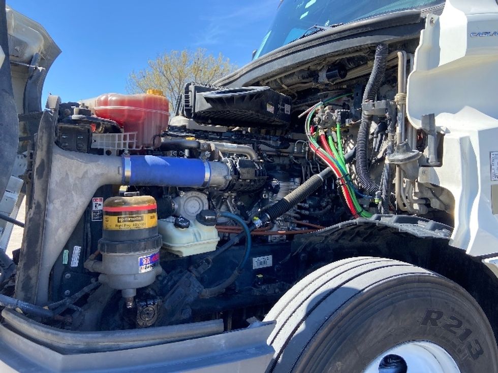 Sleeper Tractor-Heavy Duty Tractors-Freightliner-2019-T12664ST-San Antonio-TX-410,951\n\t\tmiles-$ 52,500 - Image 21