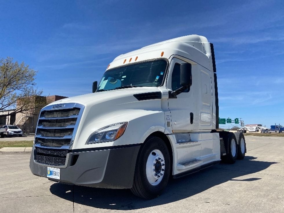 Sleeper Tractor-Heavy Duty Tractors-Freightliner-2019-T12664ST-San Antonio-TX-410,951\n\t\tmiles-$ 52,500 - Image 3