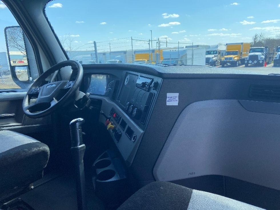 Sleeper Tractor-Heavy Duty Tractors-Freightliner-2019-T12664ST-San Antonio-TX-454,009\n\t\tmiles-$ 50,000 - Image 15