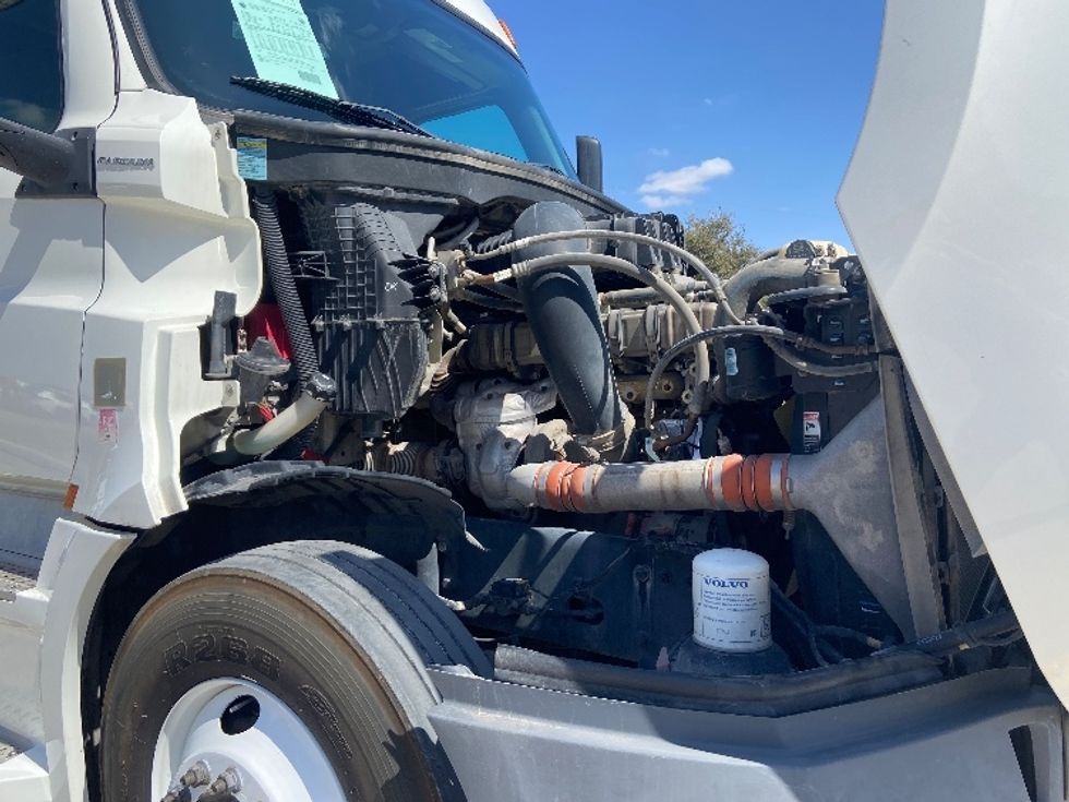 Sleeper Tractor-Heavy Duty Tractors-Freightliner-2019-T12664ST-San Antonio-TX-454,009\n\t\tmiles-$ 50,000 - Image 20