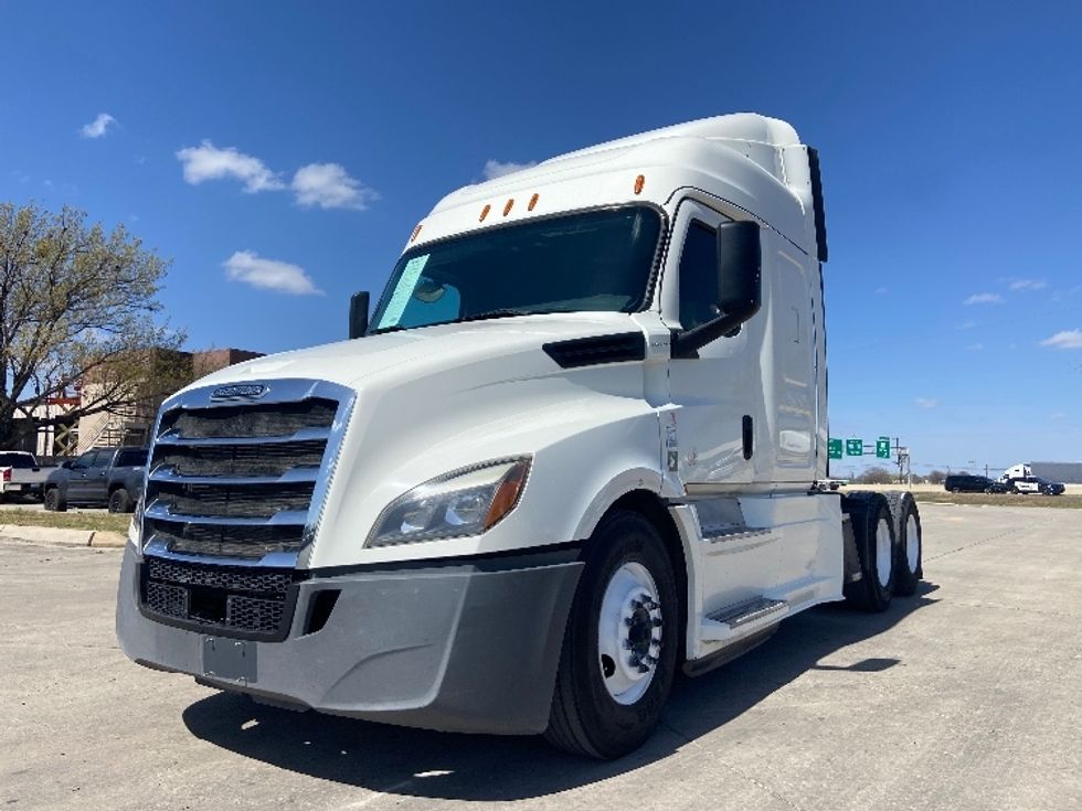 Sleeper Tractor-Heavy Duty Tractors-Freightliner-2019-T12664ST-San Antonio-TX-454,009\n\t\tmiles-$ 50,000 - Image 3