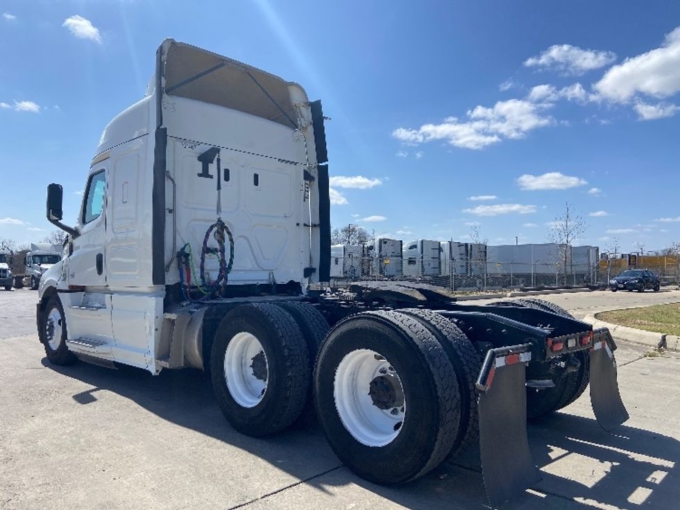 Sleeper Tractor-Heavy Duty Tractors-Freightliner-2019-T12664ST-San Antonio-TX-454,009\n\t\tmiles-$ 50,000 - Image 5