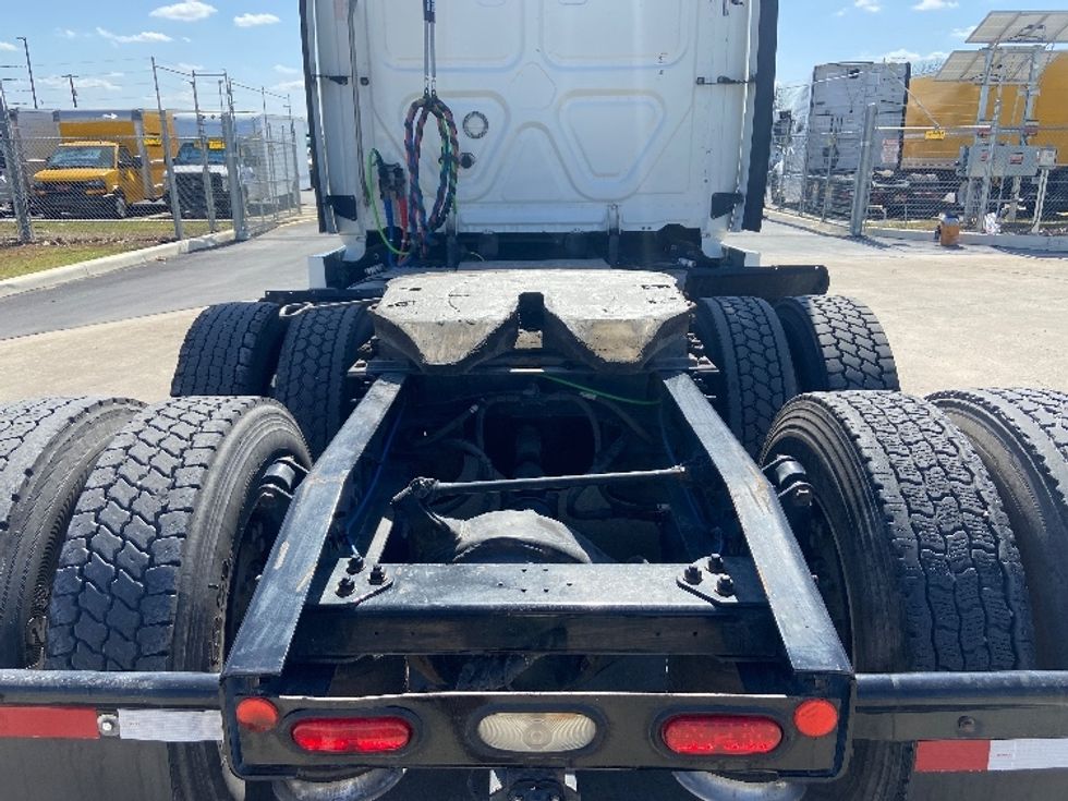 Sleeper Tractor-Heavy Duty Tractors-Freightliner-2019-T12664ST-San Antonio-TX-454,009\n\t\tmiles-$ 50,000 - Image 6