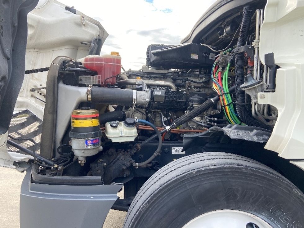 Sleeper Tractor-Heavy Duty Tractors-Freightliner-2019-T12664ST-San Antonio-TX-456,663\n\t\tmiles-$ 54,750 - Image 21