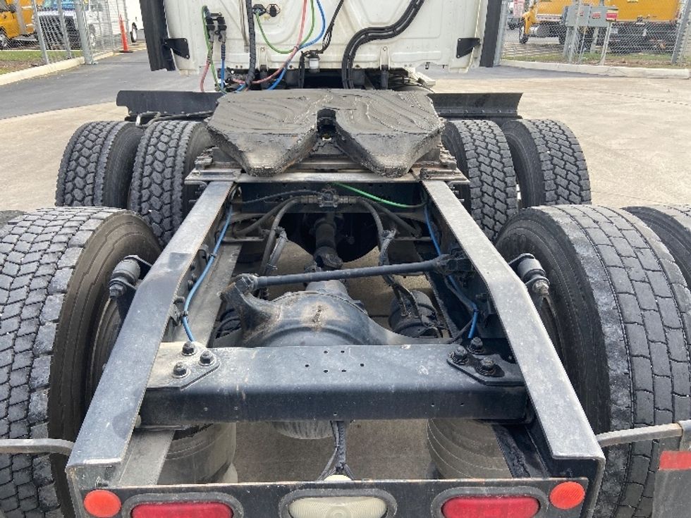 Sleeper Tractor-Heavy Duty Tractors-Freightliner-2019-T12664ST-San Antonio-TX-456,663\n\t\tmiles-$ 54,750 - Image 6