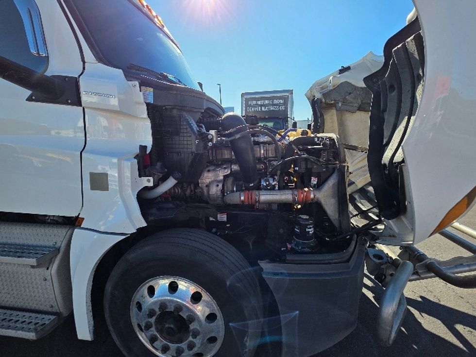 Sleeper Tractor-Heavy Duty Tractors-Freightliner-2019-T12664ST-Spokane Valley-WA-524,916\n\t\tmiles-$ 60,500 - Image 20