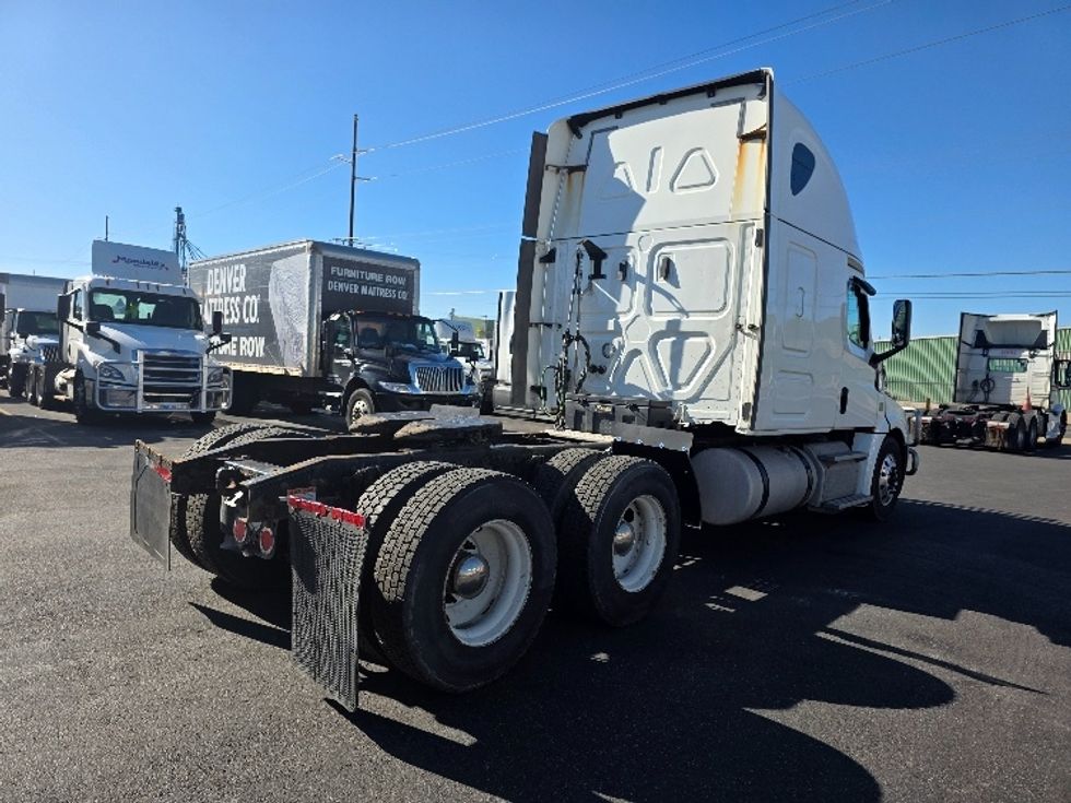 Sleeper Tractor-Heavy Duty Tractors-Freightliner-2019-T12664ST-Spokane Valley-WA-524,916\n\t\tmiles-$ 60,500 - Image 7
