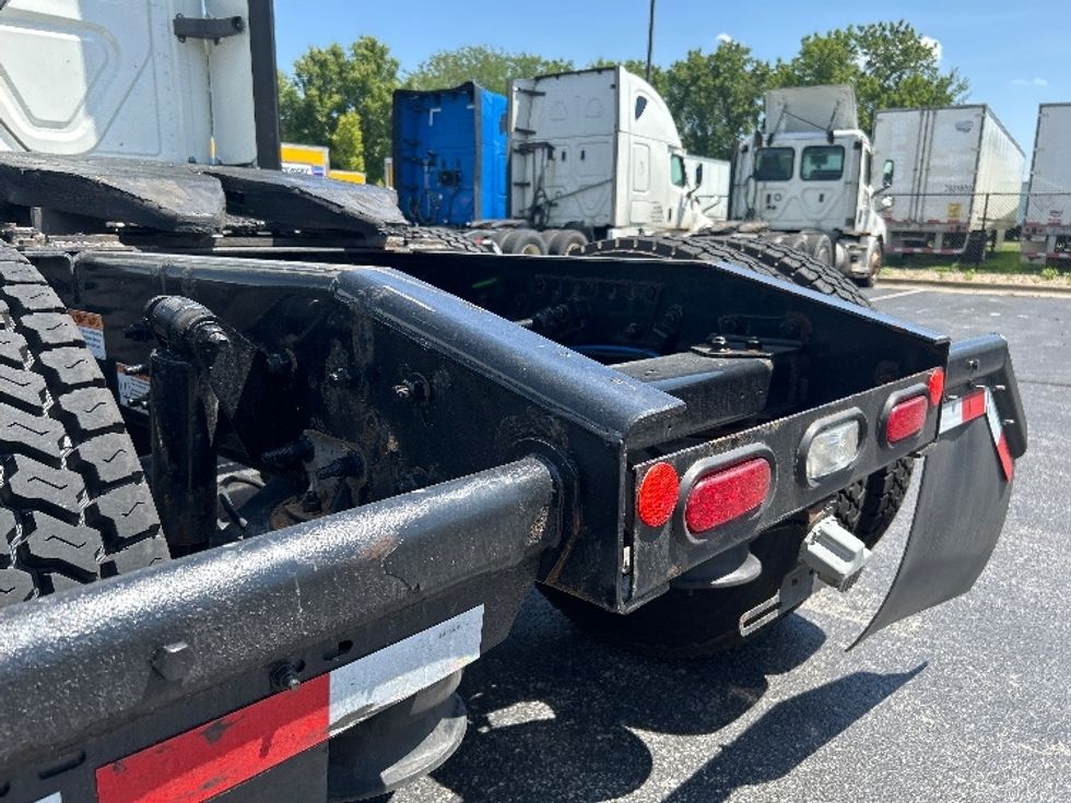 Sleeper Tractor-Heavy Duty Tractors-Freightliner-2019-T12664ST-Springfield-MO-472,900\n\t\tmiles-$ 63,000 - Image 22