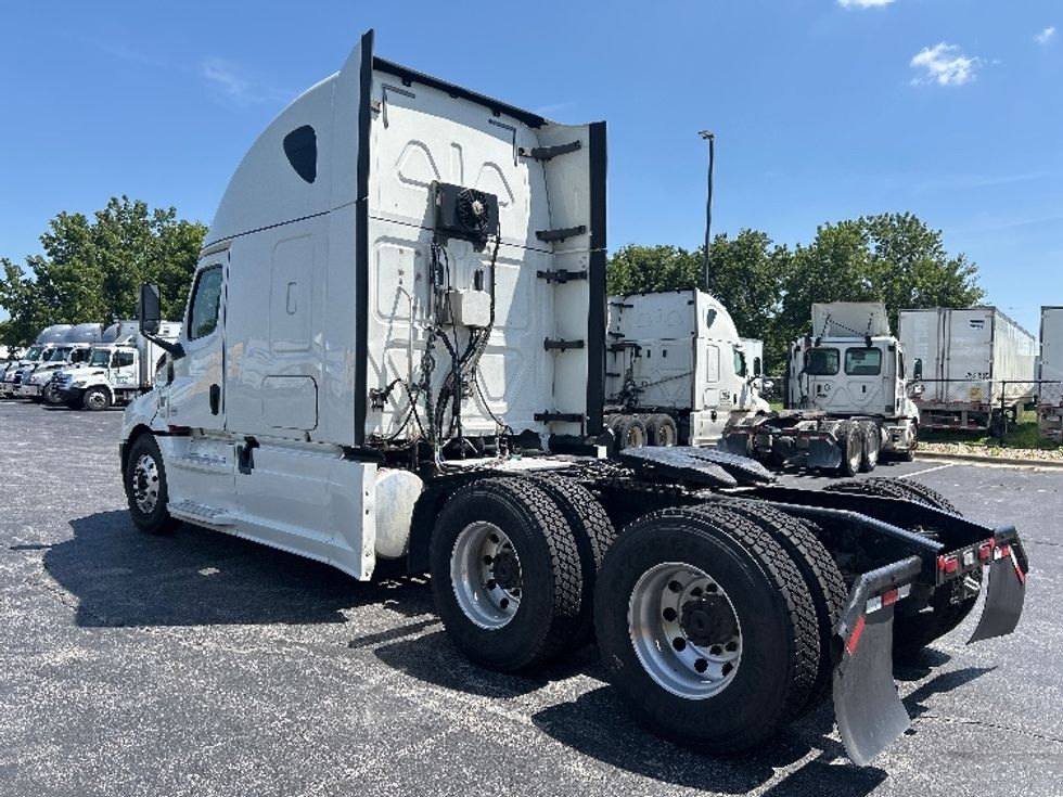 Sleeper Tractor-Heavy Duty Tractors-Freightliner-2019-T12664ST-Springfield-MO-472,900\n\t\tmiles-$ 63,000 - Image 5