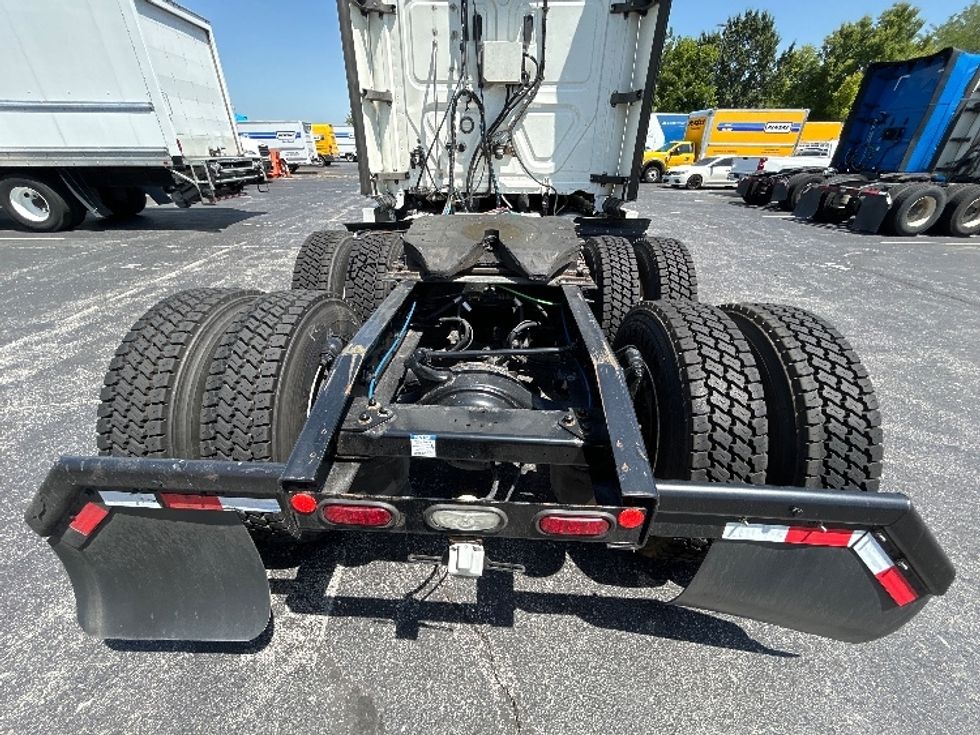 Sleeper Tractor-Heavy Duty Tractors-Freightliner-2019-T12664ST-Springfield-MO-472,900\n\t\tmiles-$ 63,000 - Image 6