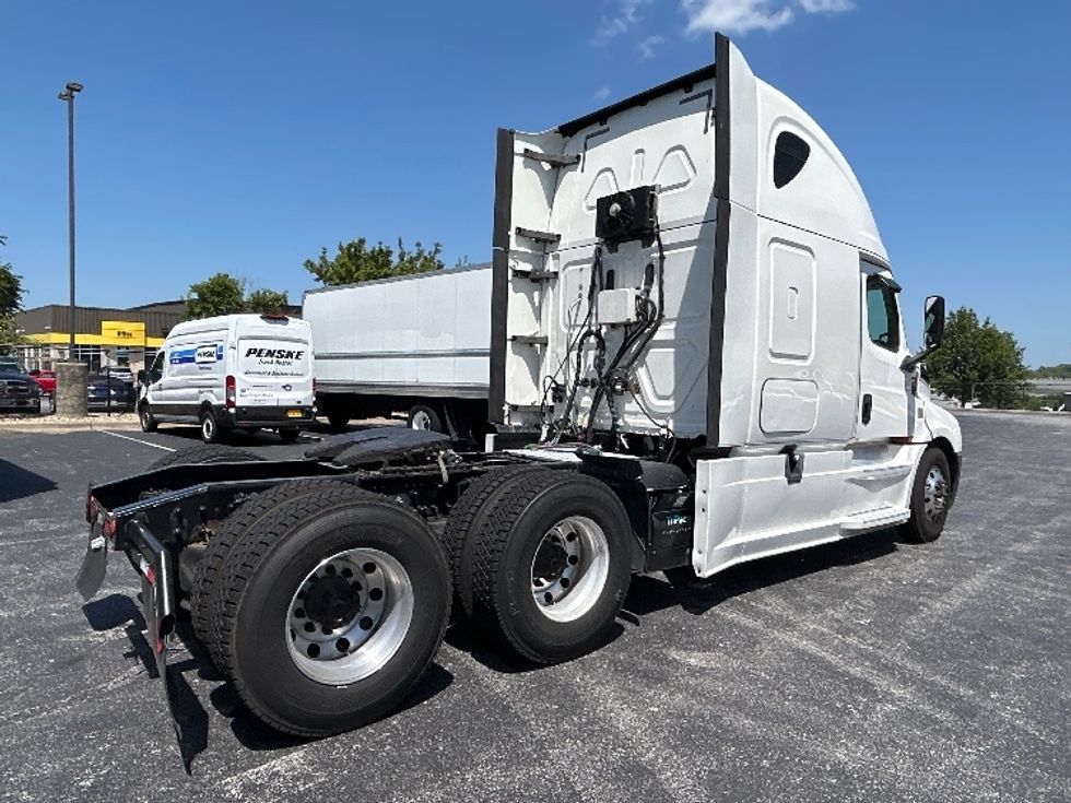 Sleeper Tractor-Heavy Duty Tractors-Freightliner-2019-T12664ST-Springfield-MO-472,900\n\t\tmiles-$ 63,000 - Image 7