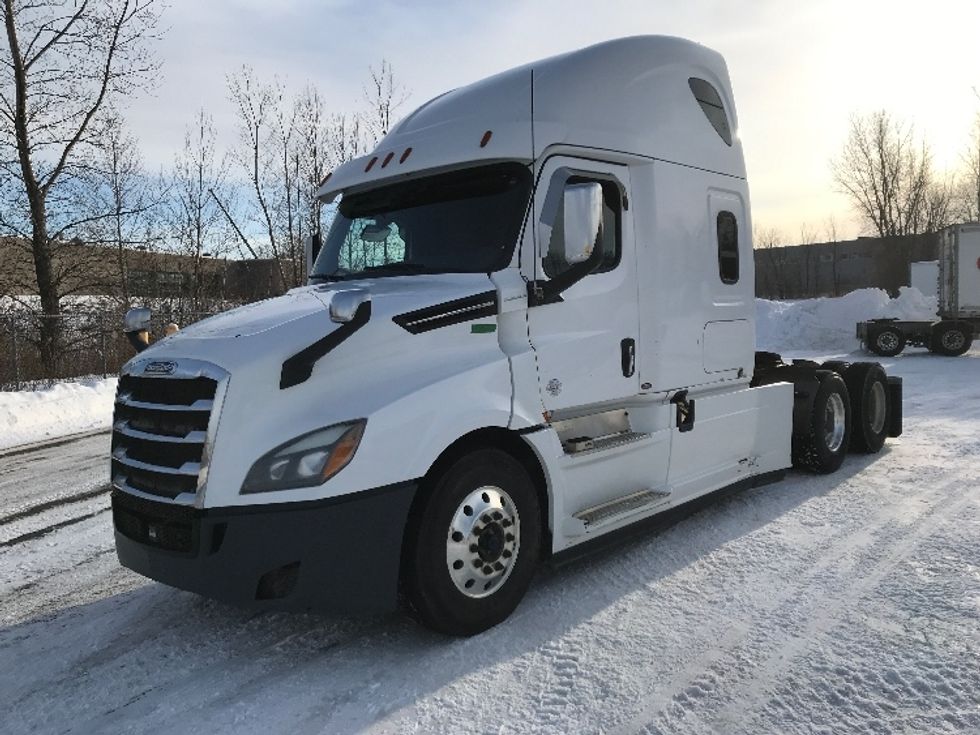 Sleeper Tractor-Heavy Duty Tractors-Freightliner-2019-T12664ST-Ste-Foy-PQ-965,061\n\t\tkm-$ 34,500 - Image 3