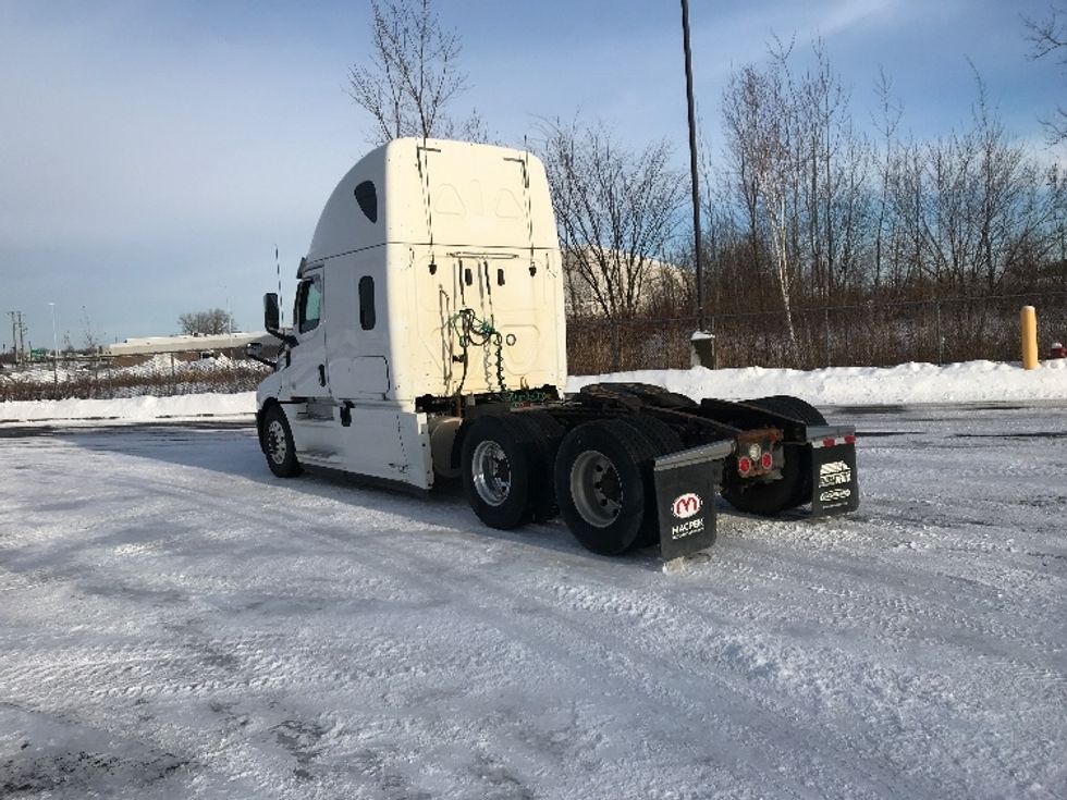 Sleeper Tractor-Heavy Duty Tractors-Freightliner-2019-T12664ST-Ste-Foy-PQ-965,061\n\t\tkm-$ 34,500 - Image 5