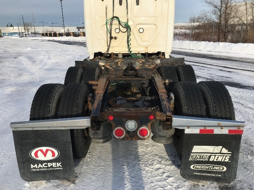 Sleeper Tractor-Heavy Duty Tractors-Freightliner-2019-T12664ST-Ste-Foy-PQ-965,061\n\t\tkm-$ 34,500 - Image 6