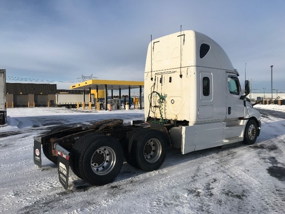 Sleeper Tractor-Heavy Duty Tractors-Freightliner-2019-T12664ST-Ste-Foy-PQ-965,061\n\t\tkm-$ 34,500 - Image 7
