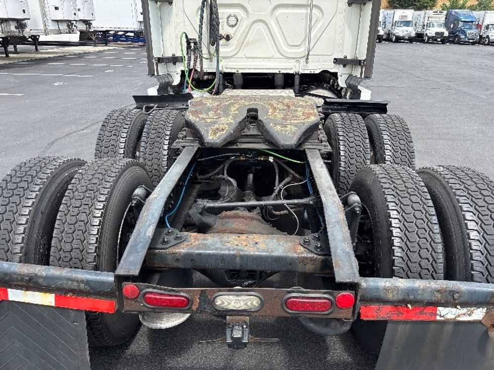 Sleeper Tractor-Heavy Duty Tractors-Freightliner-2019-T12664ST-Sterling-VA-747,367\n\t\tmiles-$ 44,750 - Image 6