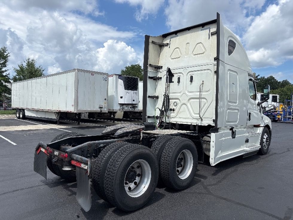 Sleeper Tractor-Heavy Duty Tractors-Freightliner-2019-T12664ST-Sterling-VA-747,367\n\t\tmiles-$ 44,750 - Image 7
