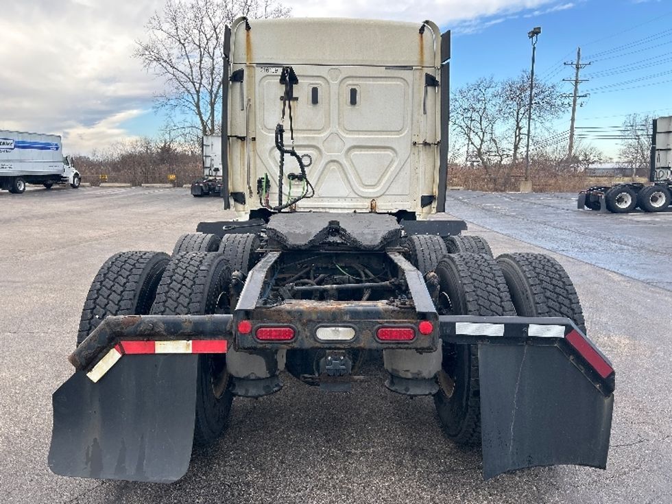Sleeper Tractor-Heavy Duty Tractors-Freightliner-2019-T12664ST-Sturtevant-WI-479,686\n\t\tmiles-$ 48,000 - Image 6