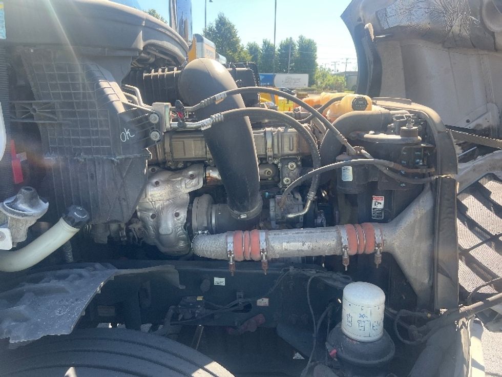 Sleeper Tractor-Heavy Duty Tractors-Freightliner-2019-T12664ST-Sturtevant-WI-513,333\n\t\tmiles-$ 63,000 - Image 20
