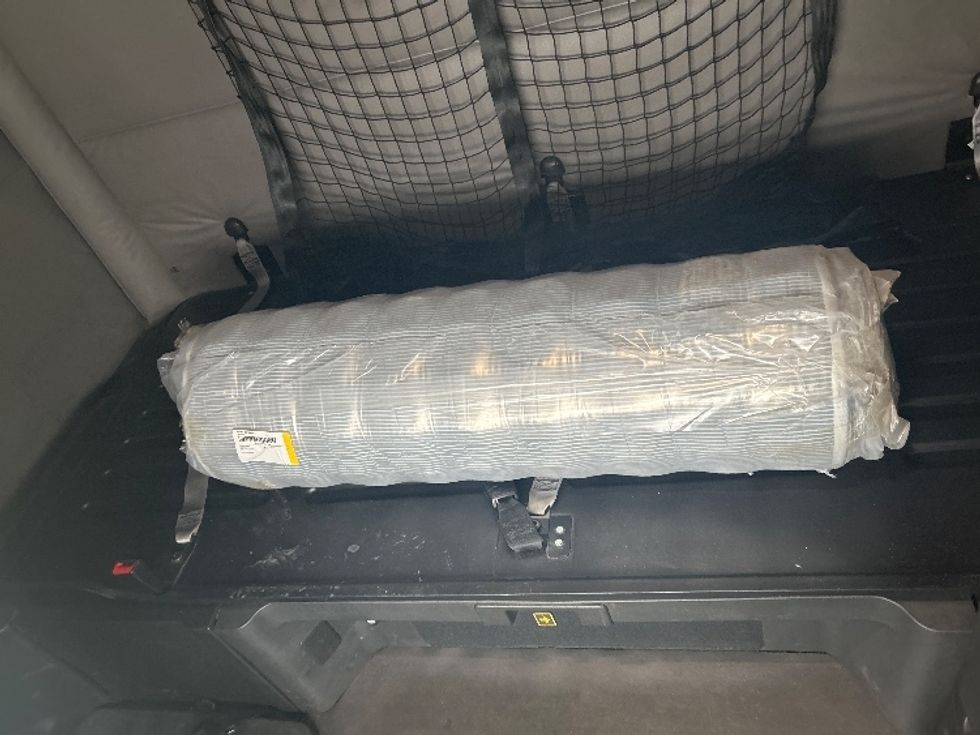 Sleeper Tractor-Heavy Duty Tractors-Freightliner-2019-T12664ST-Sturtevant-WI-555,652\n\t\tmiles-$ 49,500 - Image 17