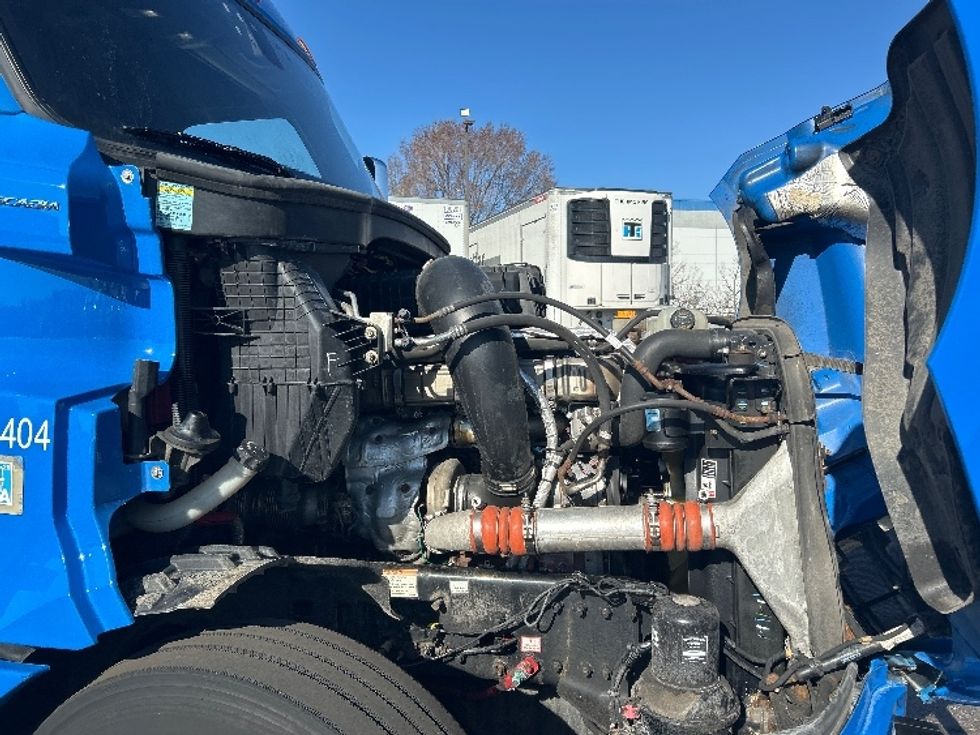 Sleeper Tractor-Heavy Duty Tractors-Freightliner-2019-T12664ST-Sturtevant-WI-660,309\n\t\tmiles-$ 43,250 - Image 20