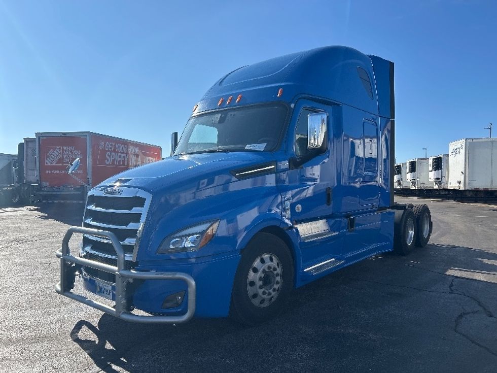 Sleeper Tractor-Heavy Duty Tractors-Freightliner-2019-T12664ST-Sturtevant-WI-660,309\n\t\tmiles-$ 43,250 - Image 3