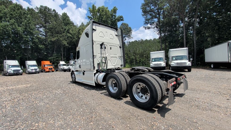 Sleeper Tractor-Heavy Duty Tractors-Freightliner-2019-T12664ST-Suwanee-GA-343,359\n\t\tmiles-$ 67,500 - Image 5